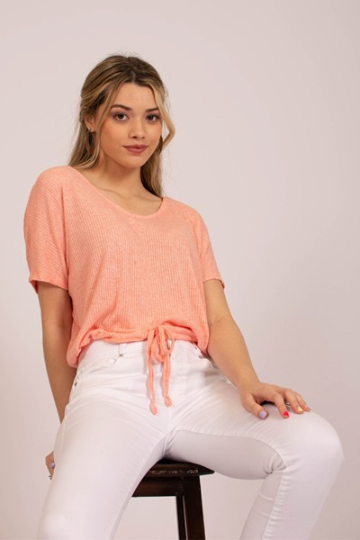 Imagen de BLUSA ESCOTE EN V C/ LAZO EN TERMINACIÓN
