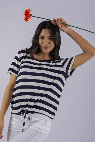 Imagen de BLUSA CON LAZO DE AJUSTE