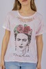 Imagen de REMERA C/ DISEÑO EN ESCOTE C/ ESTAMPA