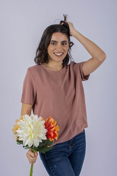 Imagen de REMERA  LISA  A LA BASE