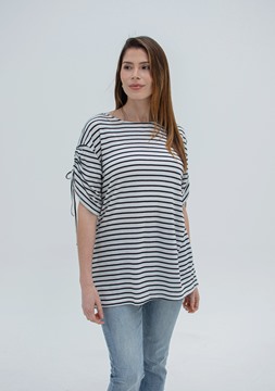 Imagen de BLUSA C/ DISEÑO EN MANGA