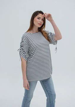 Imagen de BLUSA C/ DISEÑO EN MANGA