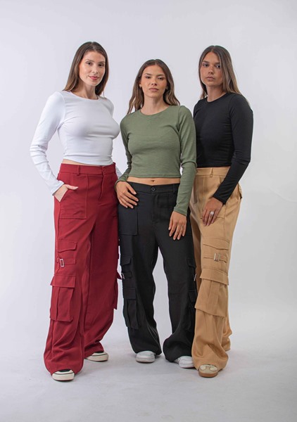 Imagen de PANT WIDE LEG CARGO C/ DISEÑO