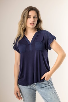 Imagen de BLUSA C/ DISEÑO Y MANGA C/BOTON