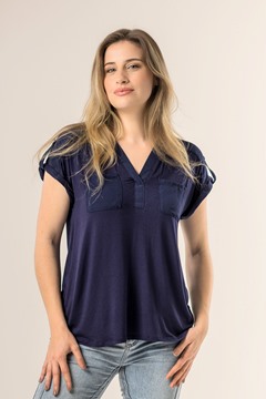 Imagen de BLUSA C/ DISEÑO Y MANGA C/BOTON