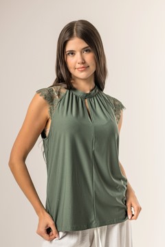 Imagen de BLUSA C/ DISEÑO EN ESCOTE Y MANGA