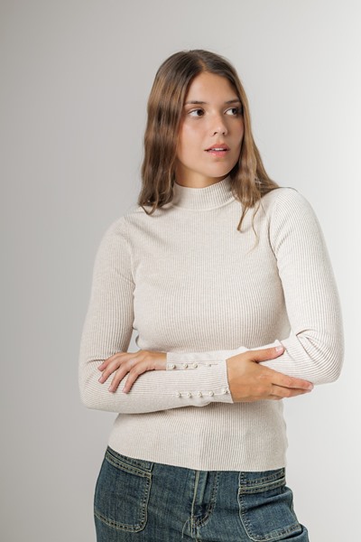 Imagen de BUZO TEJIDO C/ PERLAS EN MANGAS