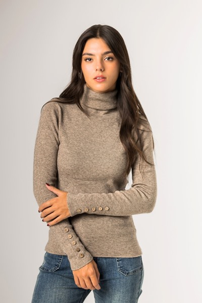 Imagen de POLERA TEJIDA CON BOTONES