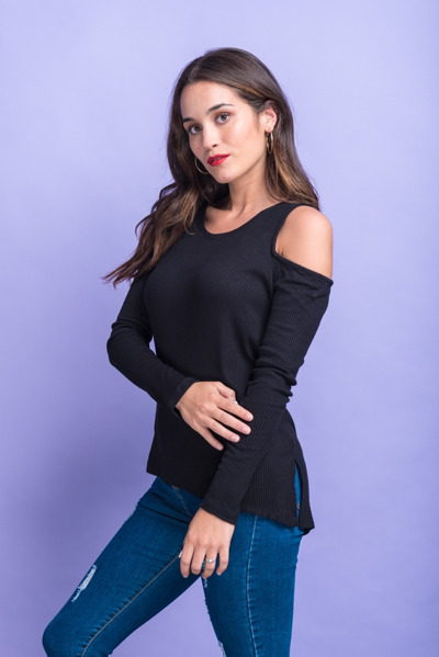 Imagen de REMERA C/ HOMBRO DESCUBIERTO