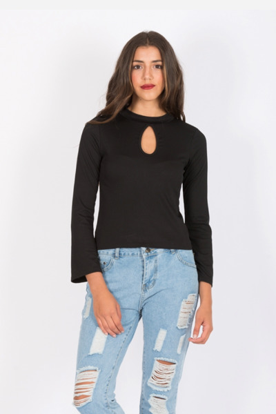 Imagen de CROP TOP CON DISEÑO GOTA EN ESCOTE