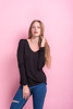 Imagen de BLUSA C/ DISEÑO EN ESCOTE Y TERMINACIÓN