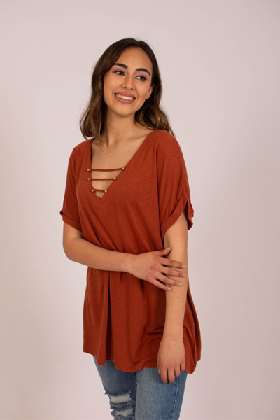 Imagen de BLUSA C/ ESCOTE ACORDONADO