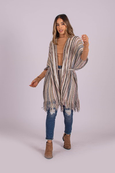 Imagen de RUANA TEJIDA C/ LAZO